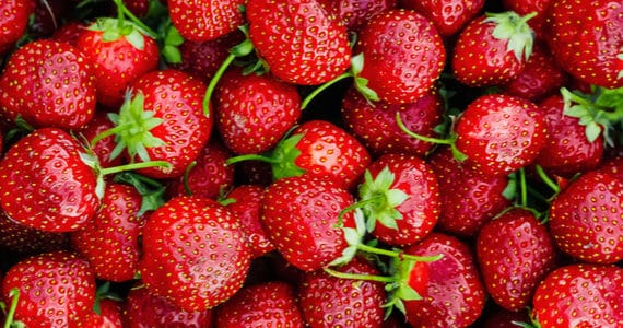 aardbeien-effecten-alcohol-maag-verlichten