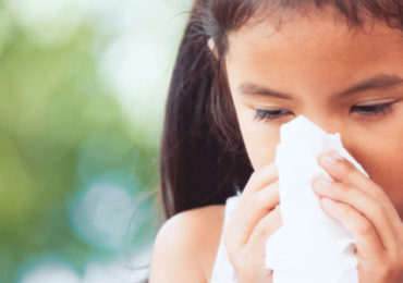 microbiote-diversifie-enfant-associe-risque-moindre-allergies