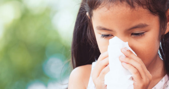 microbiote-diversifie-enfant-associe-risque-moindre-allergies