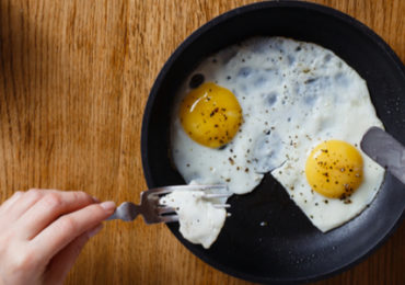 eiwitrijk-ontbijt-maakt-avondsnack-minder-vet