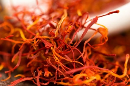 curcumine-safran-protege-poumons-prematures