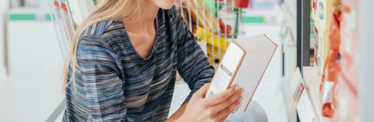 personnes-lisent-etiquettes_920x300