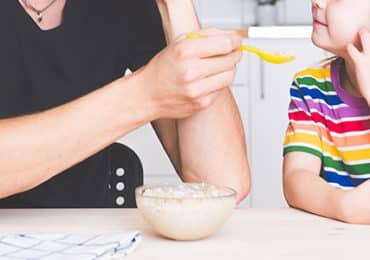 pere-frein-alimentation-saine-famille