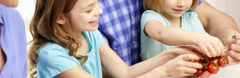 kind-evenwichtige voeding-gelukkig