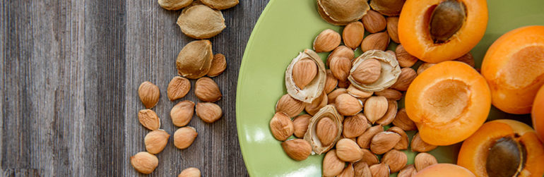 amandes-noyaux-abricots-cyanure