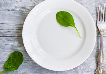 assiete-vide-epinard-denutrition
