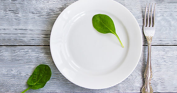 assiete-vide-epinard-denutrition