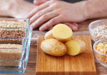 homme-table-glucides