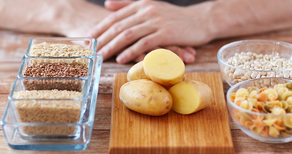 homme-table-glucides