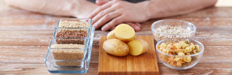 homme-table-glucides