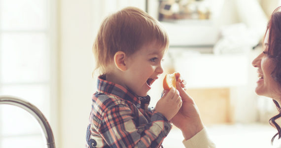 enfant-maman-alimentation