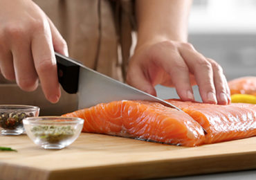 femme-enceinte-filet-saumon