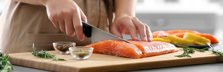 femme-enceinte-filet-saumon