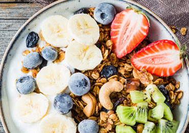 alimentation-saine-petit-dejeuner-granola