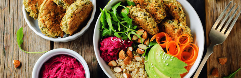 falafels-hummus-betterave-quinoa-alimentation-vegetarienne