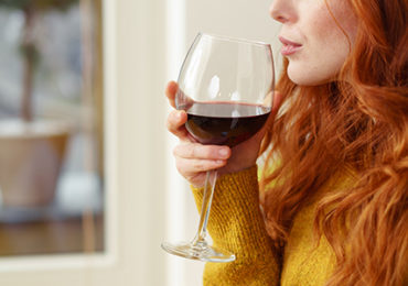 femme-verre-vin-rouge