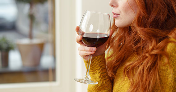 femme-verre-vin-rouge
