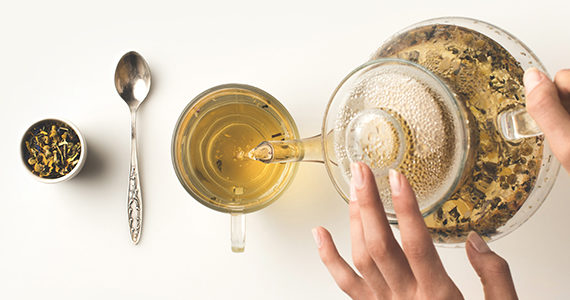 femme-the-tasse