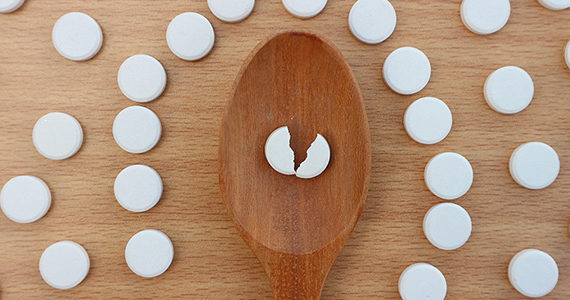 pilules-cuillère-bois-nutraceutiques