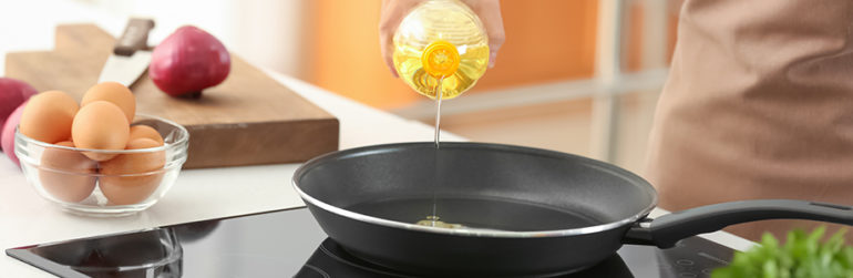 femme-enceinte-huile-vegetale-poele