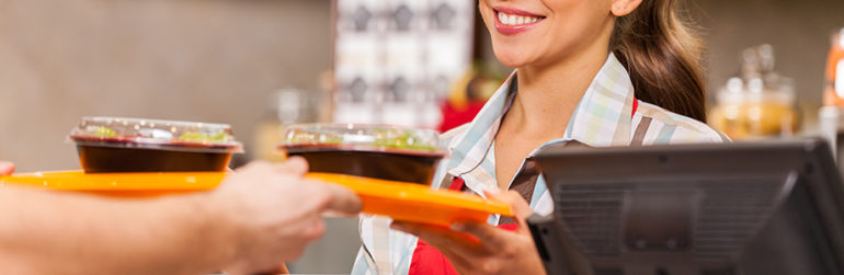 femme-repas-fast-food