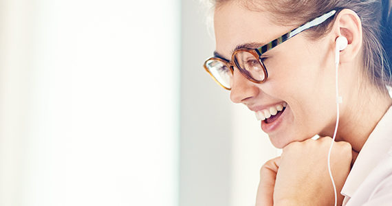 femme-souriant-concept-optimisme