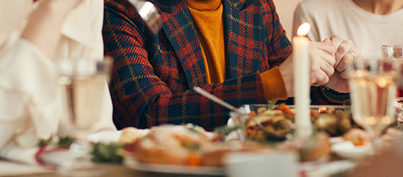 repas amis famille manger consommation sociale