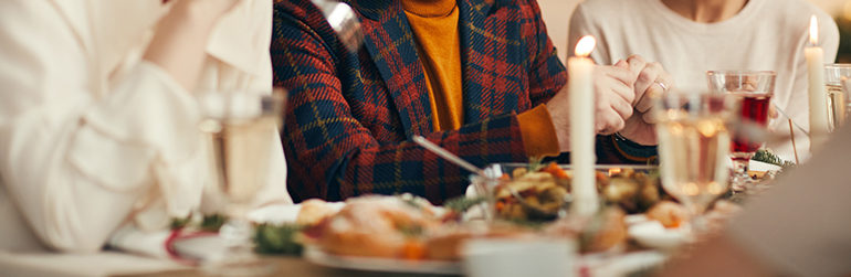 repas amis famille manger consommation sociale