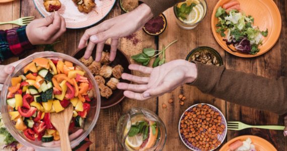 juiste-muziek-kiezen-om-gezonder-te-eten