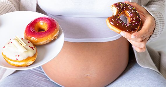 ultrabewerkt-voedsel-mama-obesitas-kind