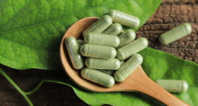 complements-alimentaires-base-plantes-clin-oeil