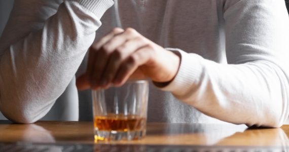 alcool-anxiete-microbiote-intestinal-implique-SITE-HEADER
